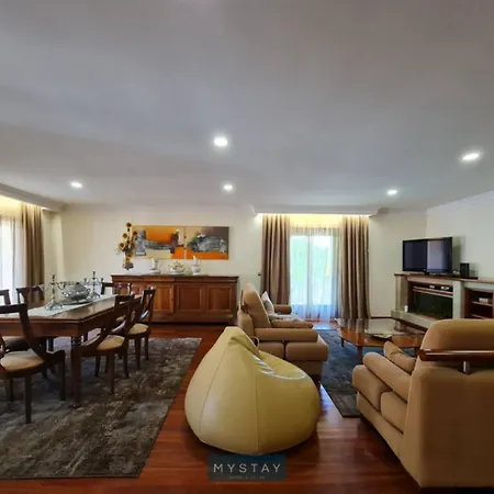 Mystay - Moradia Ferreira