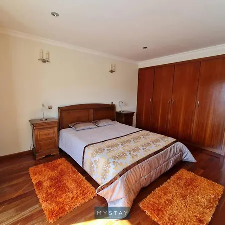 Mystay - Moradia Ferreira *